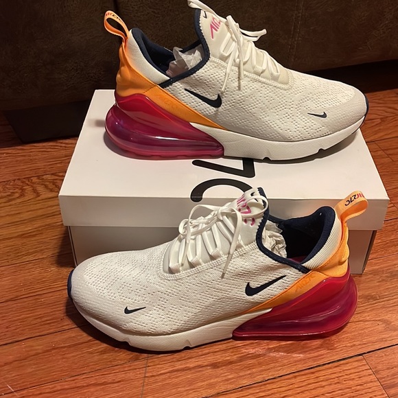 Nike Summer Women 270! - Picture 3 of 3